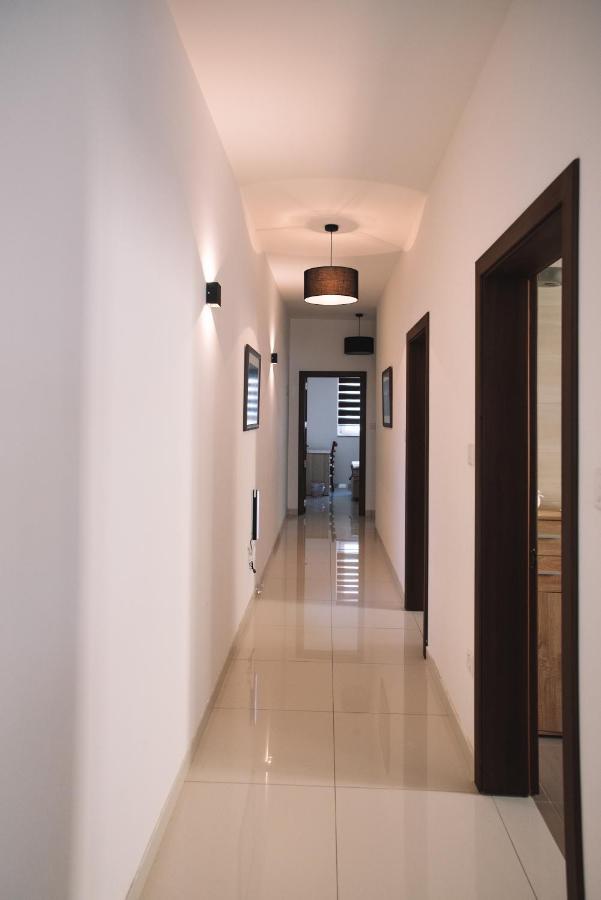 Modern 3 Bedroom With Ac Apartment Żabbar المظهر الخارجي الصورة